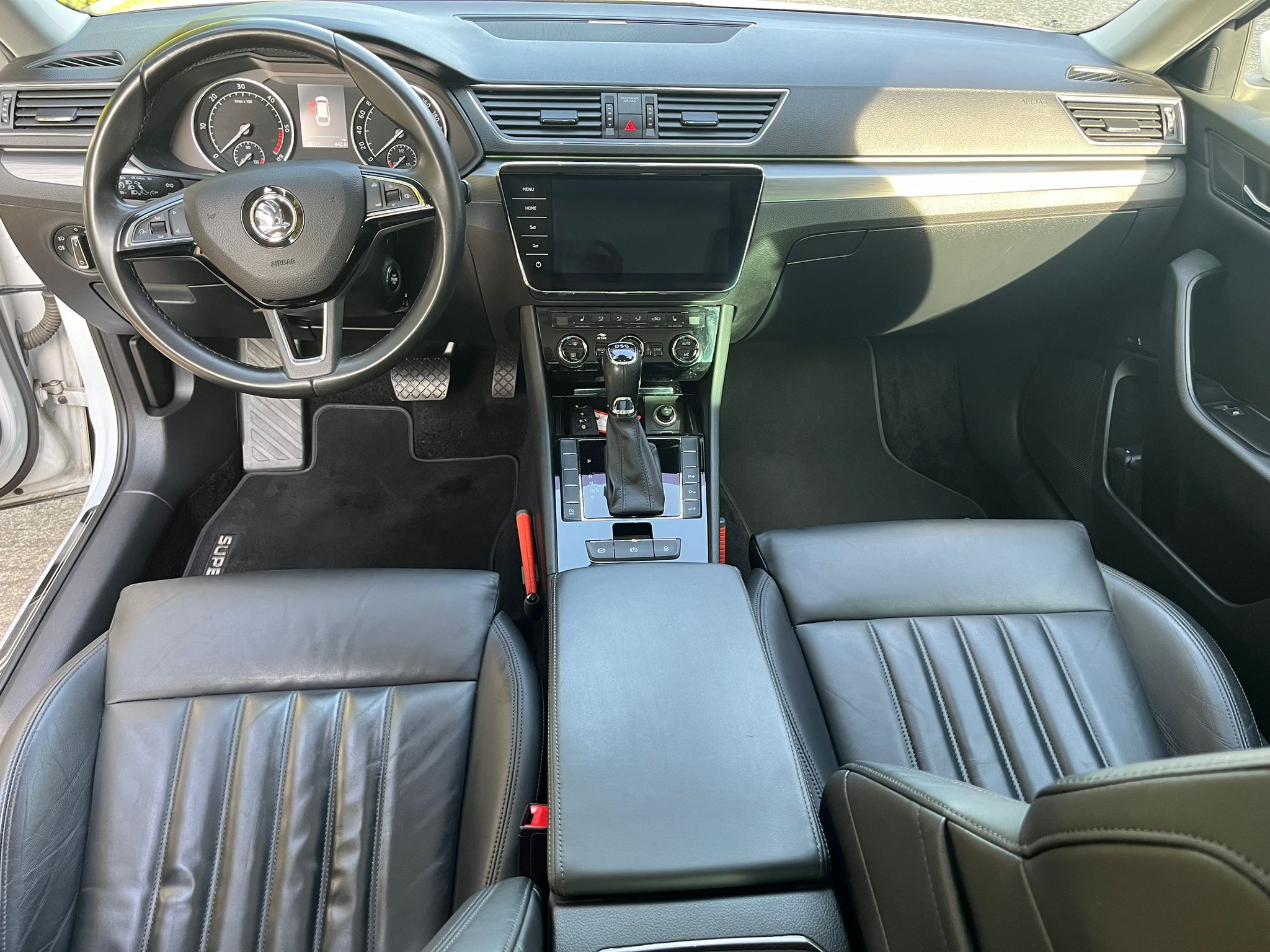 Škoda Superb Kombi 2.0 TDI DSG