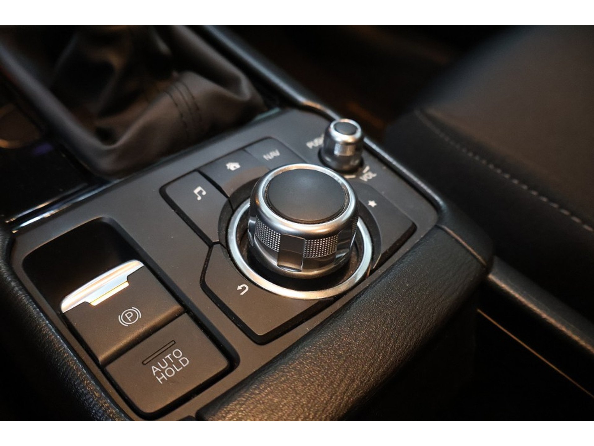 Mazda cx-3 1.8 Skyactiv